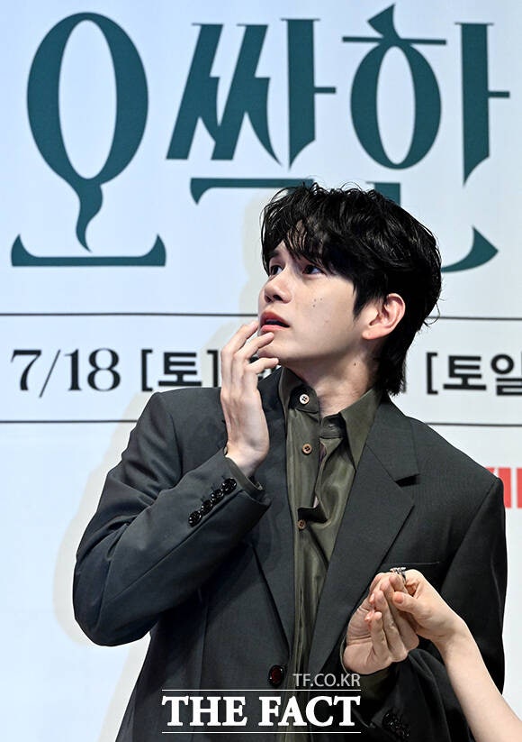 옹성우, 군 전역 후 다시 팬 앞에…"심장 튀어나올 듯 떨려"라는 한마디가 더 오래 남았다