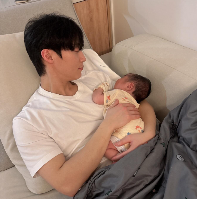 "팬들 깜짝..! 아빠 됩니다...." 혼전임신 후 결혼한 아이돌 출신 연예인 TOP4
