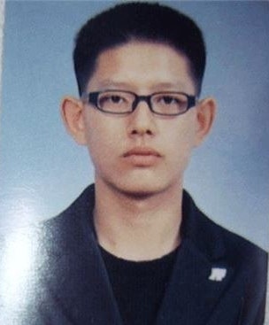 "동대문 골목 발칵 뒤집혔죠"... 18살에 생계 위해 옷장사 하다 인생 역전한 조각미남 배우.jpg