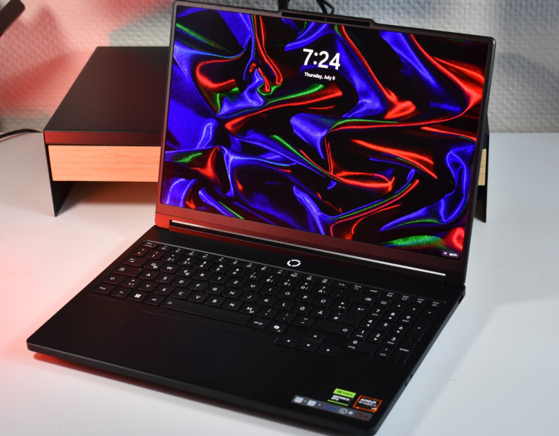 레노버 리전 5 15AGP11 RTX 5060보다 OLED가 더 놀라웠다