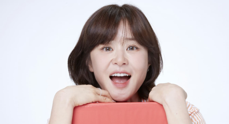 배우 <b>최강희 스토킹 피해</b> 고통 호소 경고 차량 미행 예고... 