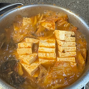 앞다리살 김치찌개 황금레시피, 아이도 잘 먹는 초간단 김치찌개