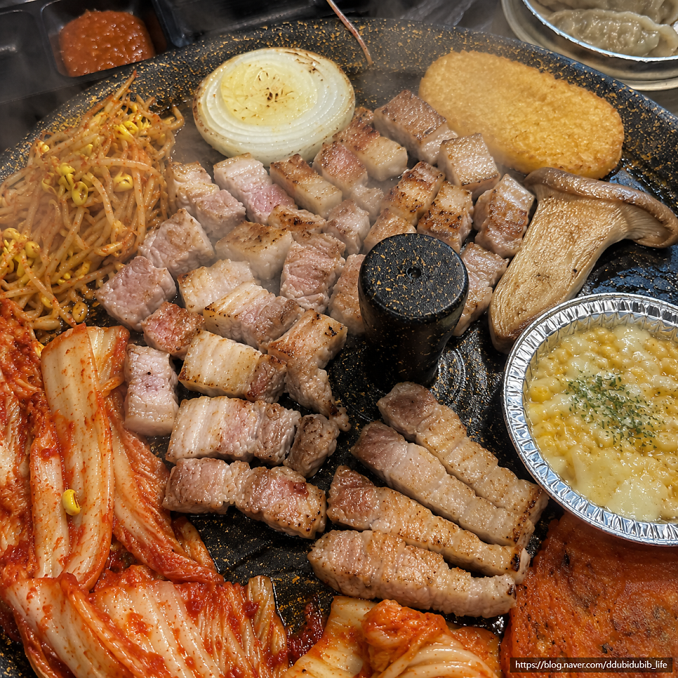 한상가득왕솥뚜껑 상암본점 사진 1