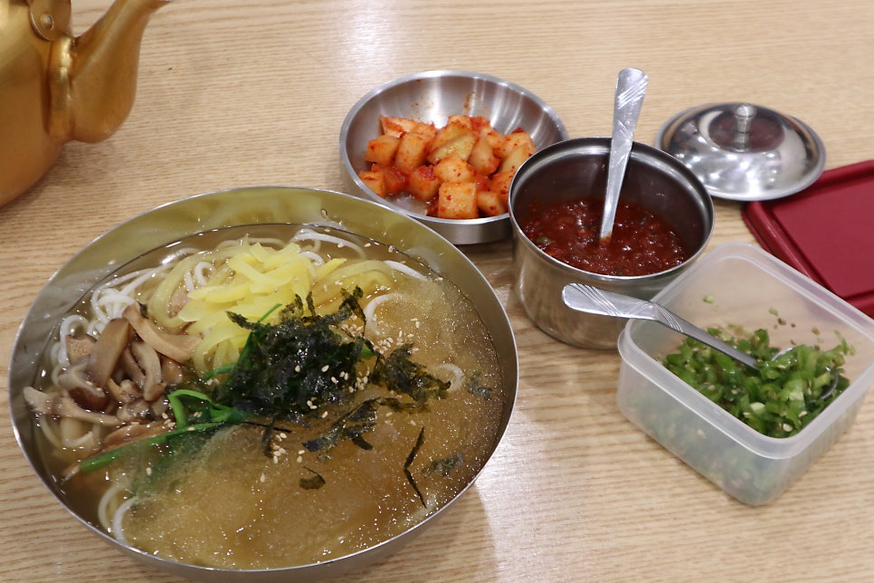 남산동구포촌국수 부산역점 사진 1