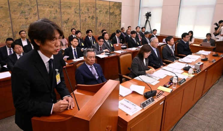 <b>홍명보</b> ‘<b>빵집 면접</b>’ 논란, 결국 혈세까지 들어갔다…정몽규... 