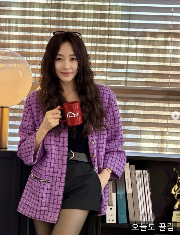 55세 김혜수 동안 헤어스타일