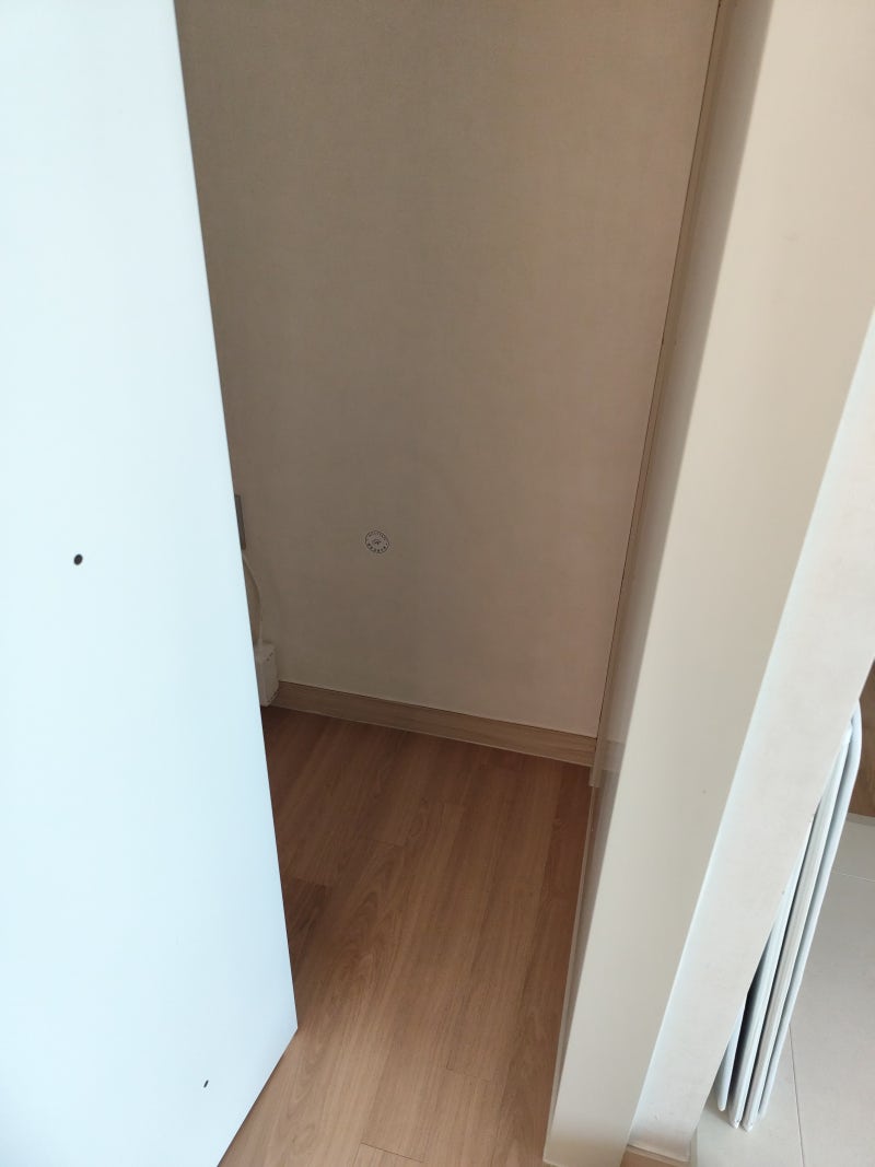 냉장고장 드리미 로봇청소기 직배수설치, 깔끔한 매립으로 공간까지 살렸습니다