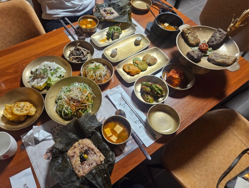 부여 한정식 떡갈비 연잎밥 찐맛집 솔내음 레스토랑