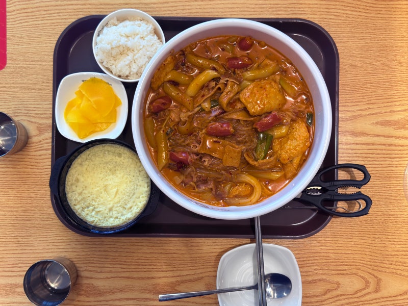 [서산로제] 동대문엽기떡볶이 서산동문점 마라로제 떡볶이 솔직 후기! 우삼겹 당면 추가 꿀....