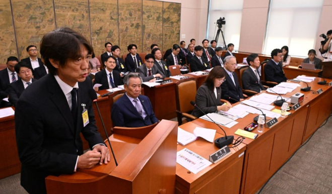 [긴급속보] <b>홍명보</b> '<b>빵집 면접</b>' 후폭풍…정몽규 소송에 혈세... 