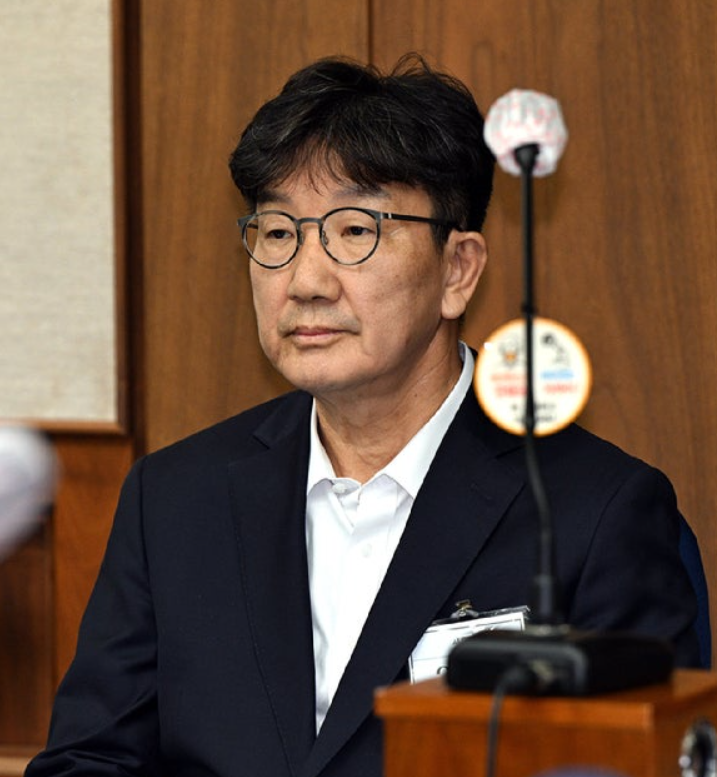 <b>권성동</b> ‘통일교 <b>1억 수수</b>’ 징역 2년 확정…의원직 상실·10년간 출....