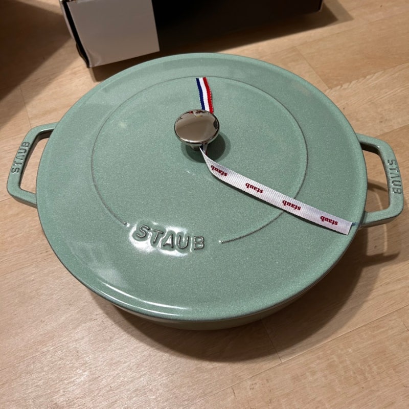 스타우브 시스테라 전골냄비 28cm 세이지그린 (B품)