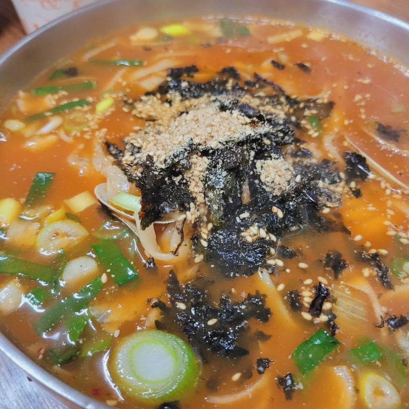 강릉 중앙시장 장칼국수 맛집 로컬맛집 추천 강릉가볼만한곳 지영이네 칼국수
