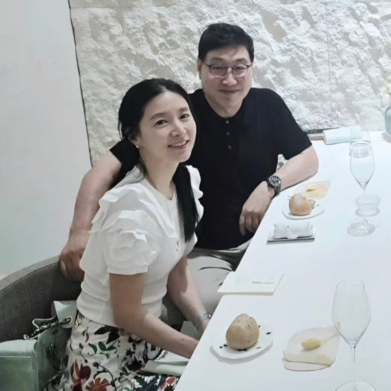 75세 맞아!? 이영애보다 더 동안 같은 20세 연상 남편 정호영과 다정한 근황 (연예뉴스)
