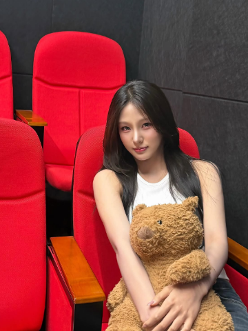 데뷔 1년도 안 됐는데... 삼성 라이온즈 접수한 04년생 신비 치어리더, 이름값 하는 이유