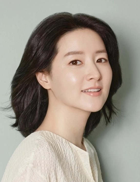 "시간이 멈춘 듯!" 이영애, 20살 연상 남편과의 다정한 일상부터 역대급 드라마 복귀 소식까지