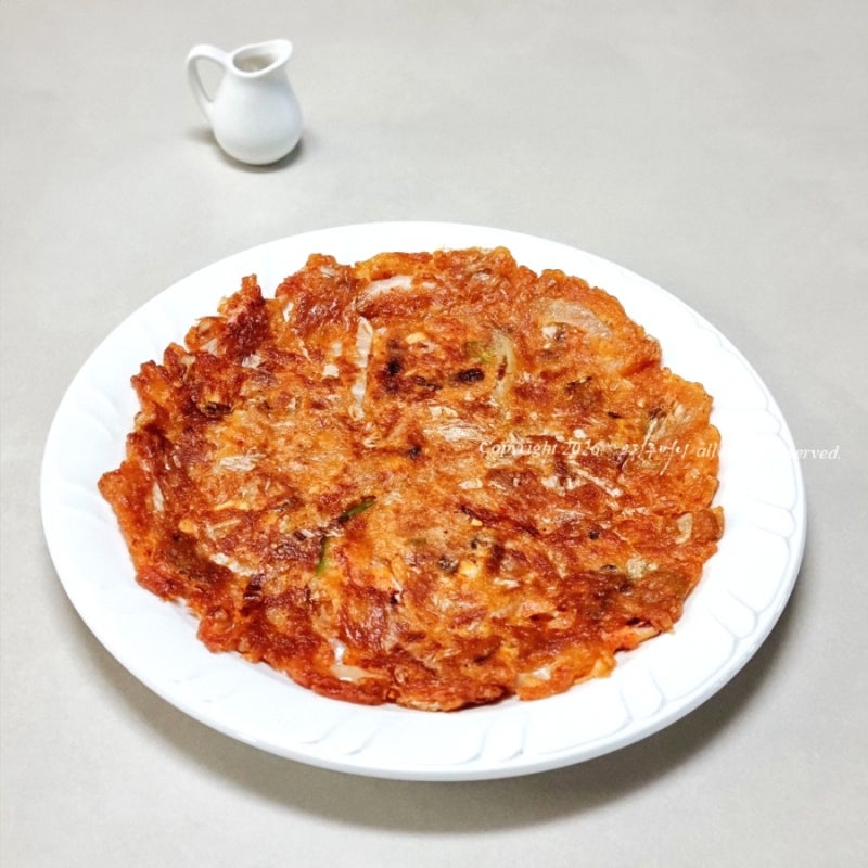 김치전 레시피 막걸리안주 오징어김치전 부침개 바삭하게 만들기