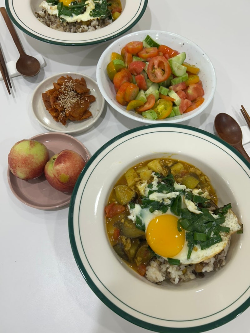여름의 맛 물씬 나는 카레 만들기 감자, 가지, 토마토 카레