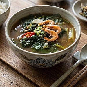 구수한 여름 보양식, 다슬기 아욱 된장국(올갱이국) 맛있게 끓이기