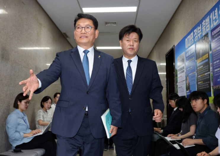 [긴급속보] <b>민주</b>당 <b>최고위</b>, 송영길·김용 후보 자격 <b>허용</b> 결정... 