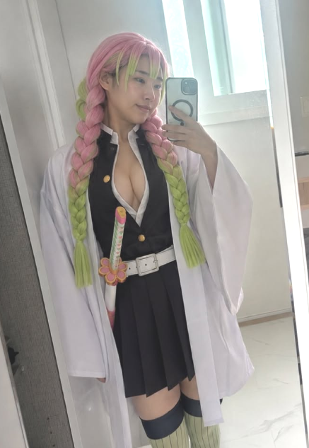 李世榮克服整形副作用，透過Cosplay找回自信...在褒貶不一的目光中，她依然堂堂正正