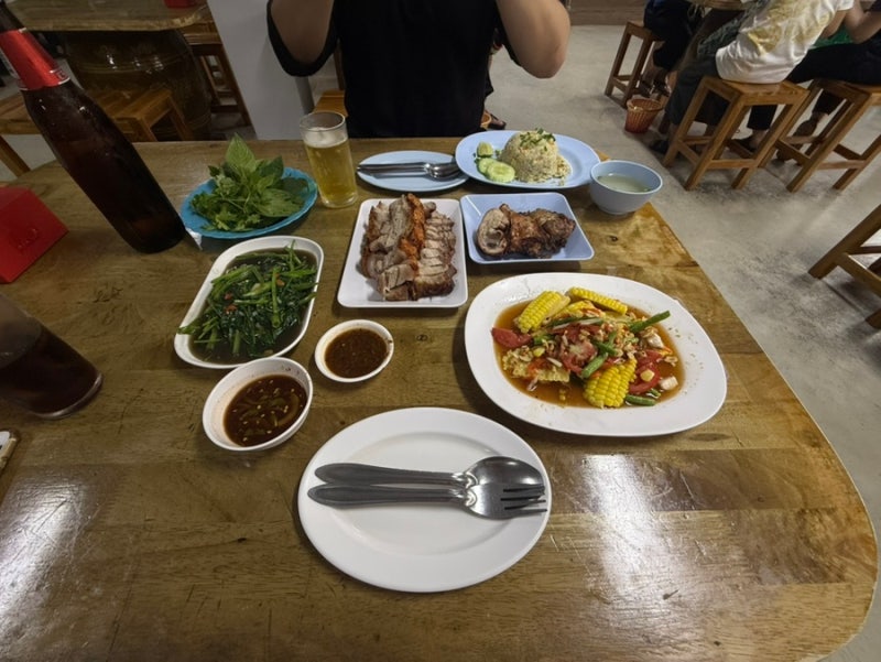 치앙마이 여행 필수 코스 항아리 구이 삼겹살 맛집 넹무옵옹