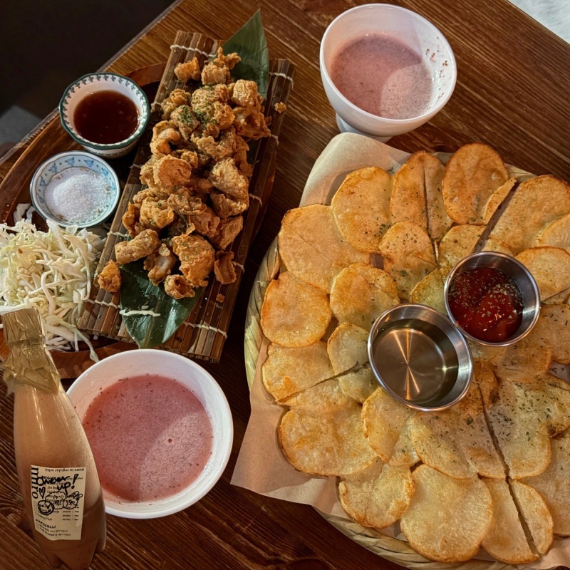 대구 교동 술집 비오는날 감자전 곱창튀김 막걸리 한식안주맛집 미로 교동