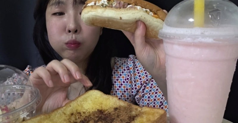 메가커피 멕시칸 미트칠리 핫도그 가격 칼로리 신상 신메뉴 빵 추천