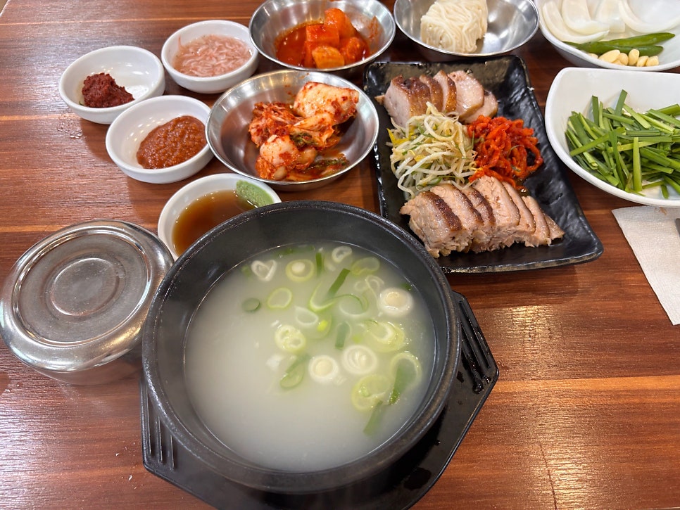 최가네엄마돼지국밥 사진 2