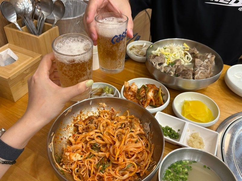 부산 온천천 맛집 뼈고기와 칼국수를 함께 즐기는 '대봉뼈칼국수'