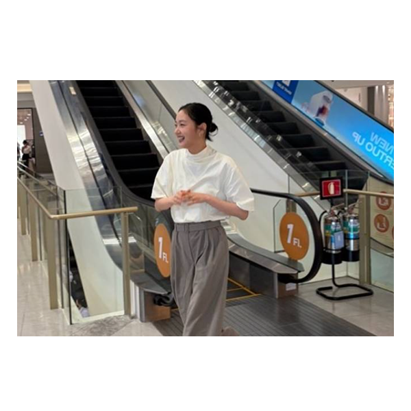 예쁘다고 문의 폭주한 김고은 패션 블라우스 옷 가격은?