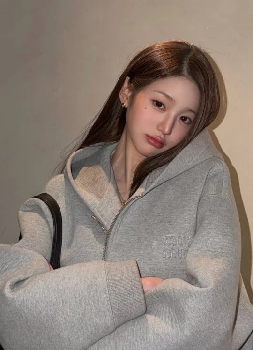 장원영이 논란 하루 만에 '팔짱 사진'을 올린 진짜 이유
