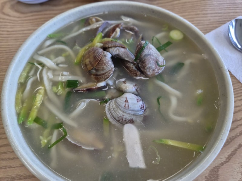화성 비봉손칼국수 | 깔끔하고 시원한 국물이 맛있는 칼국수집