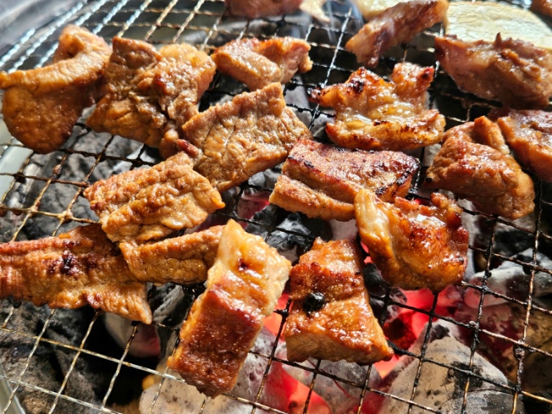 수유역 고기집 금돈돈갈비 한돈 돼지갈비 가족외식 추천 숯불향 가득 진짜갈비 맛집