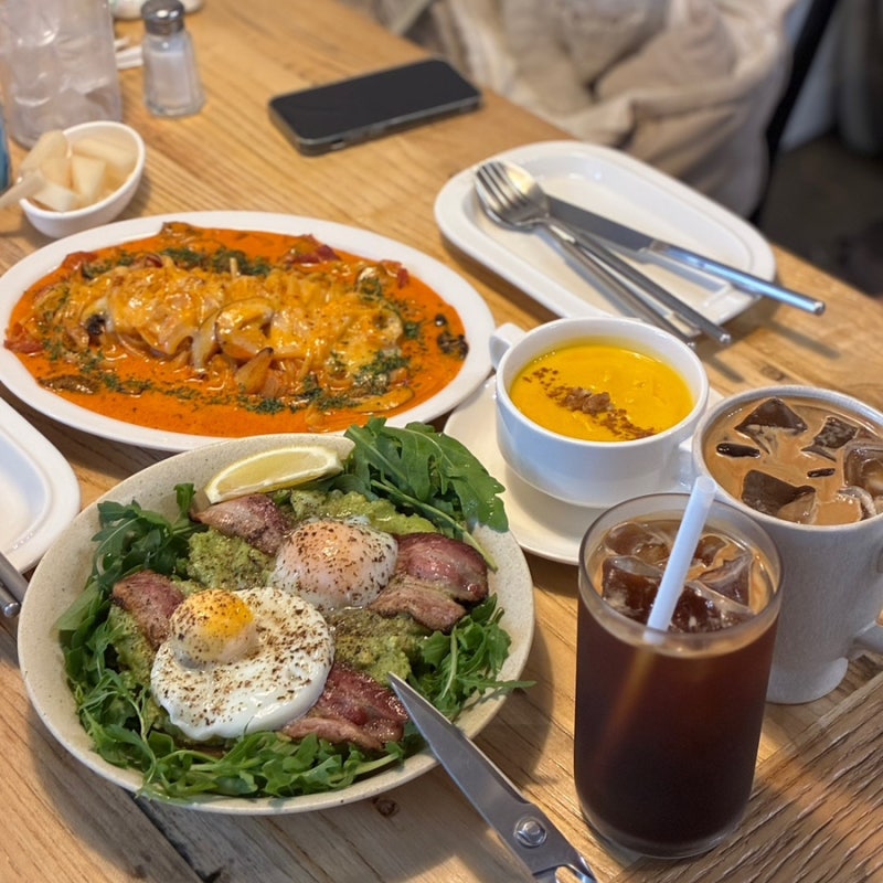 창원 애견동반 브런치 카페 더브리지, 우리 강아지와 함께하는 행복한 데이트!