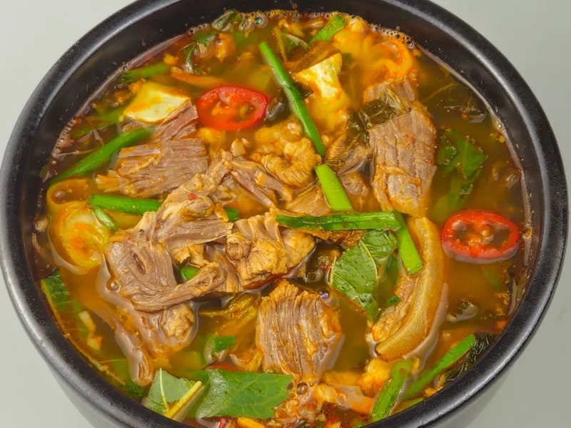 여름보양식 흑염소탕 맛있게 먹기 위한 흑염소탕 효능 바로 알기