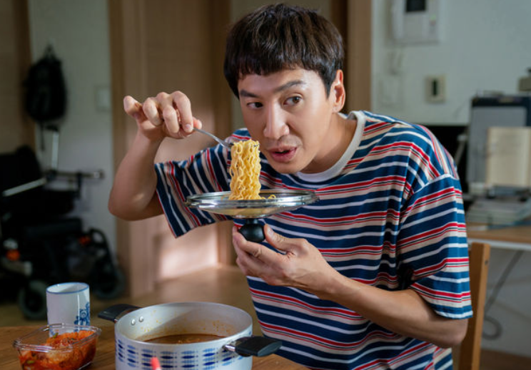 이광수 프로필 : 키 나이 고향 재산 가족관계 인스타 근황까지 총정리!