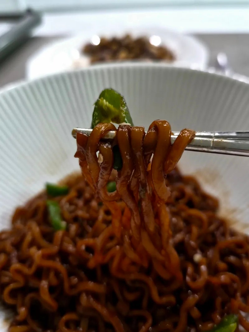 삼양 짜르르 후기 | 물 안버려도 됨! 우지 짜장라면 짜르르 내돈내산 솔직후기 (2개 끓일 때 ....