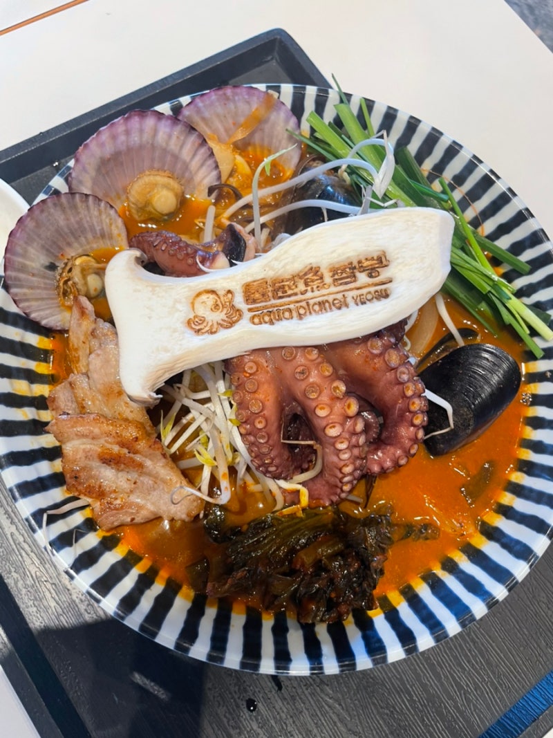 여수 아쿠아플래넷 맛집 푸드코트 시그니처 여수 돌문어 삼합 갓짬뽕과 아이들 돈까스 우동....