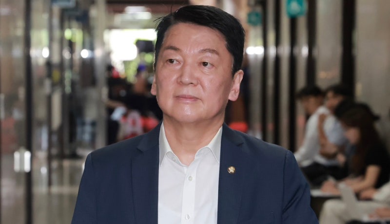 [긴급속보] 안철수 “오세훈은 엄호, 한동훈은 복당 반대”…국민의힘 잠룡 경쟁 본격화