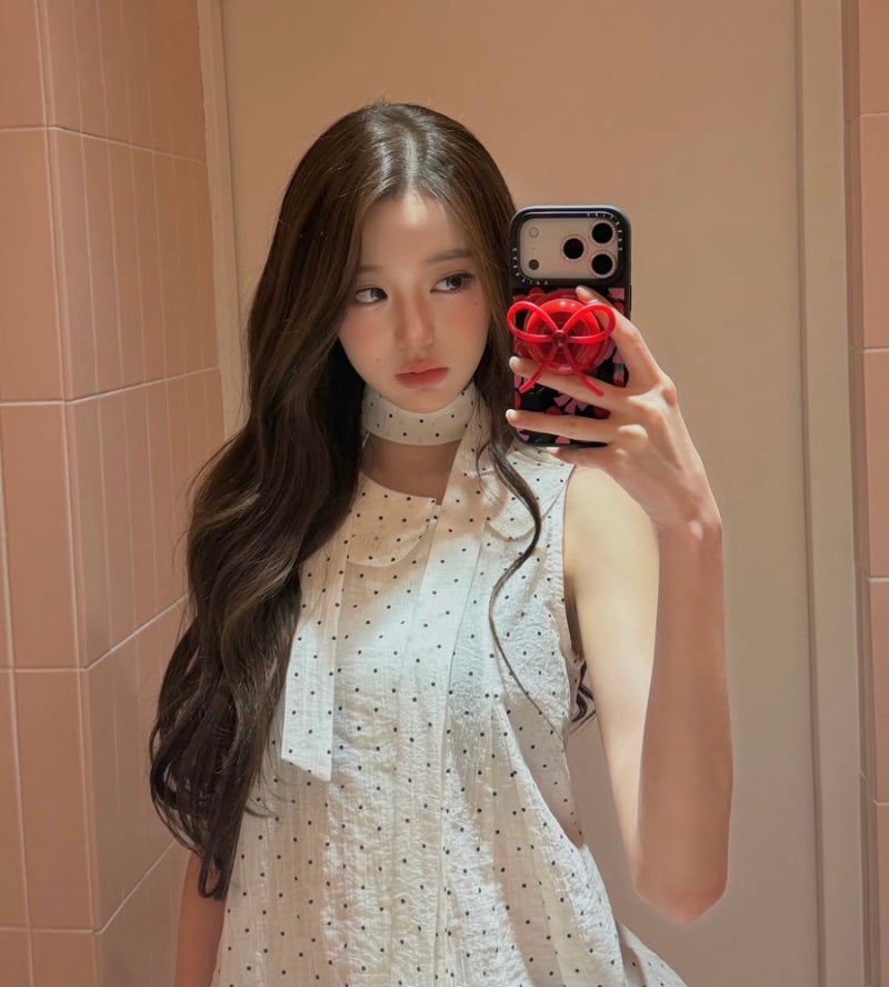 "걸어 다니는 중소기업" 장원영이 입은 단돈 5만원 티셔츠