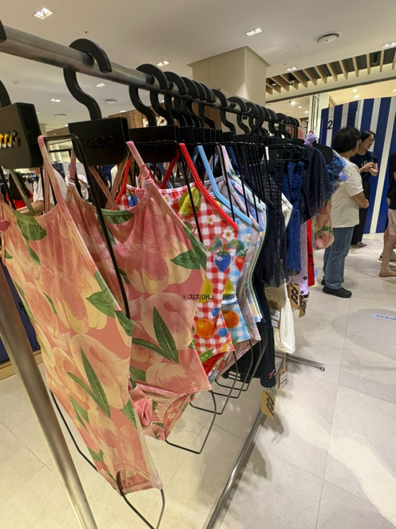 [수영일상] 후그(HOOG) 현대백화점 판교점 팝업스토어 방문 후기 : 신상 수영복 선판매 & 이벤....