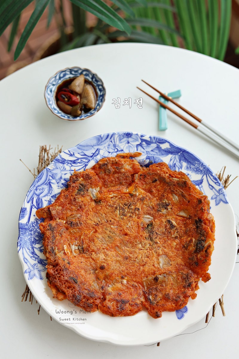 간단 김치전 레시피 김치부침개 바삭하게 만드는법