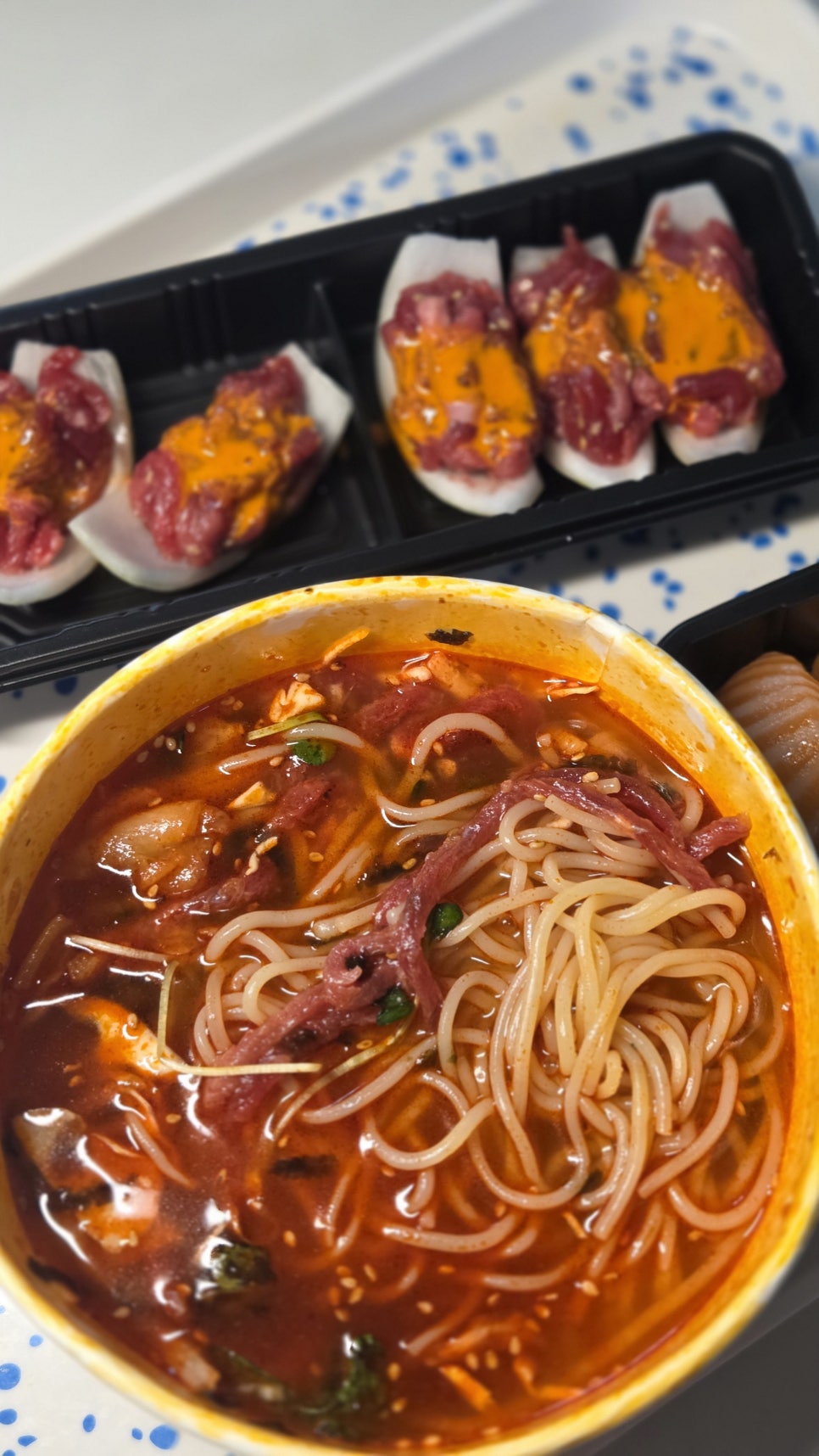 육회바른연어 강남대점 사진 2