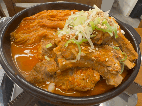 양산 맛집 우리 동네 한식｜아이와 함께 가기 좋은 양산석산맛집, 등갈비 김치찜 후기