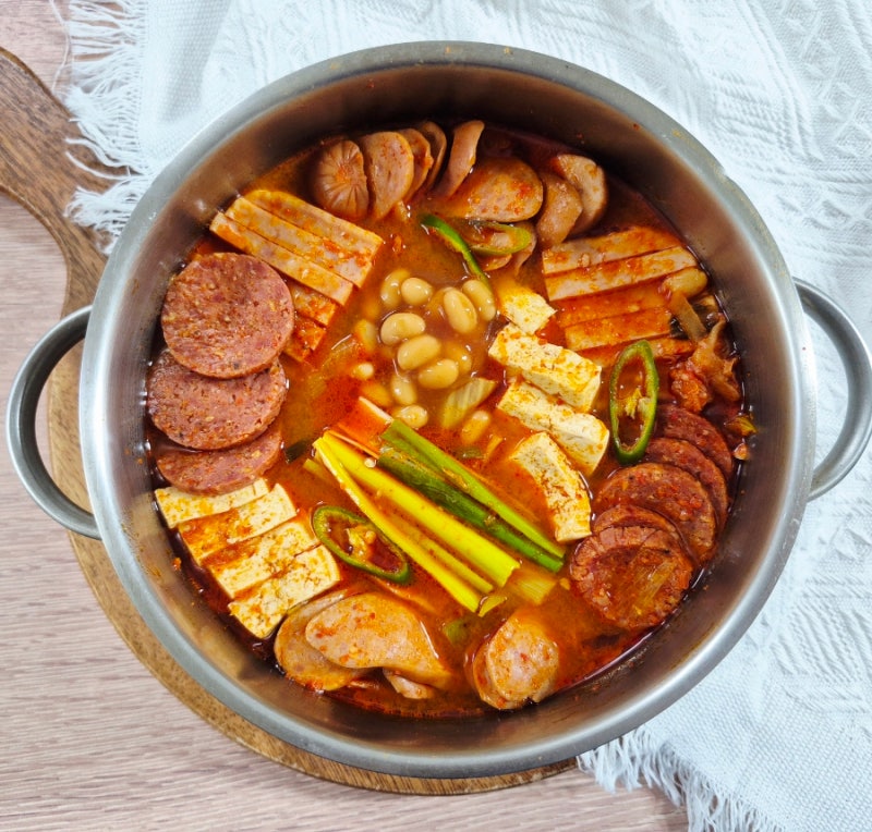 햄 듬뿍! 얼큰한 부대찌개 만드는법 푸짐한 주말메뉴 추천