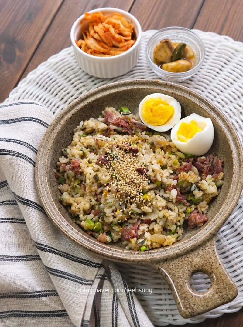 프로슈토햄볶음밥:감칠맛 폭발 프로슈토햄 활용요리 10분완성 초간단 레시피