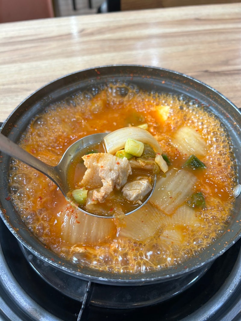 안양 김치찌개 맛집 종합운동장 월수금통돼지 3번째 재방문~