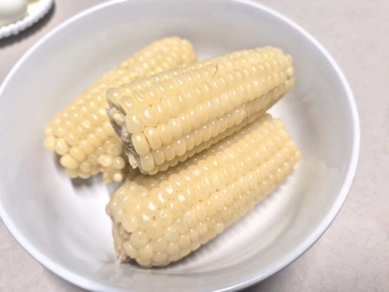 냉동 찐옥수수 맛있게 데우는 방법 갓 찐 것처럼 즐기는 초간단 꿀팁 추천