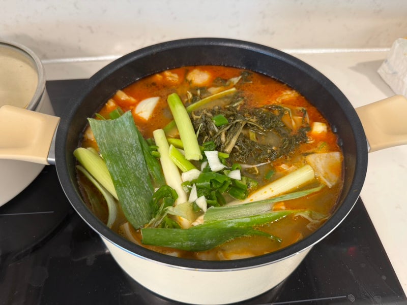 목살로 만드는 순살 감자탕 레시피, 집에서도 쉽게 성공!